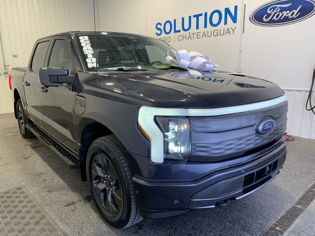 Ford F-150 Lightning LARIAT 2022 Gris Saint-Eustache - photo #3