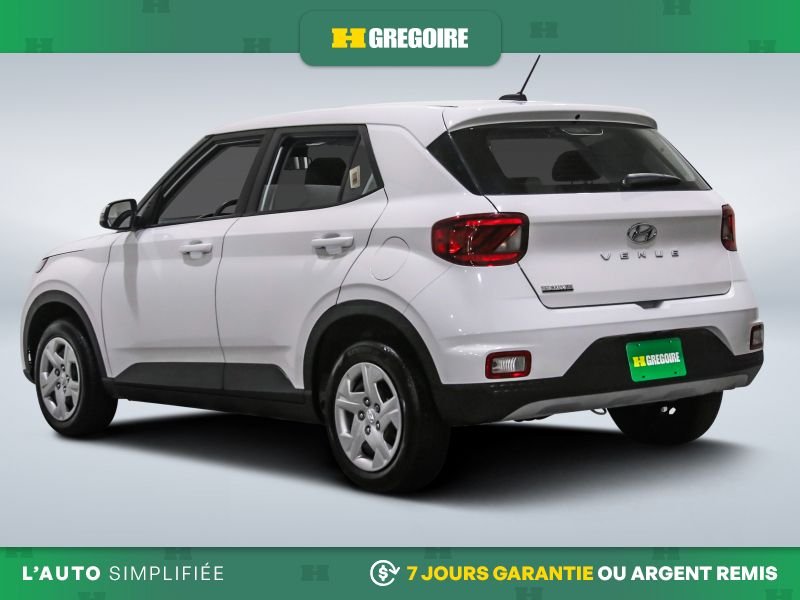 2024 Hyundai Venue White Laval - photo #5