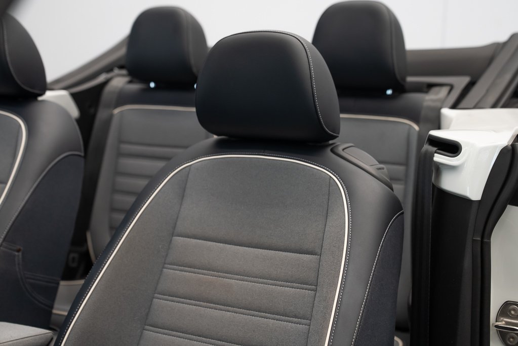 Volkswagen Beetle Trendline+ cabriolet 2 portes 2016 Blanc Kirkland - photo #25