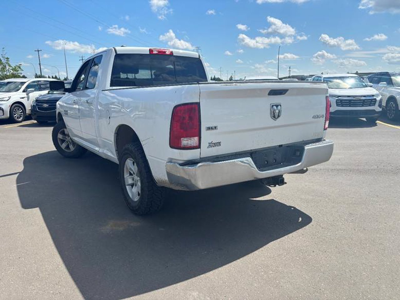 2018 Ram 1500 SLT 4x4 Quad Cab 6'4 Box White Sherwood Park - photo #3