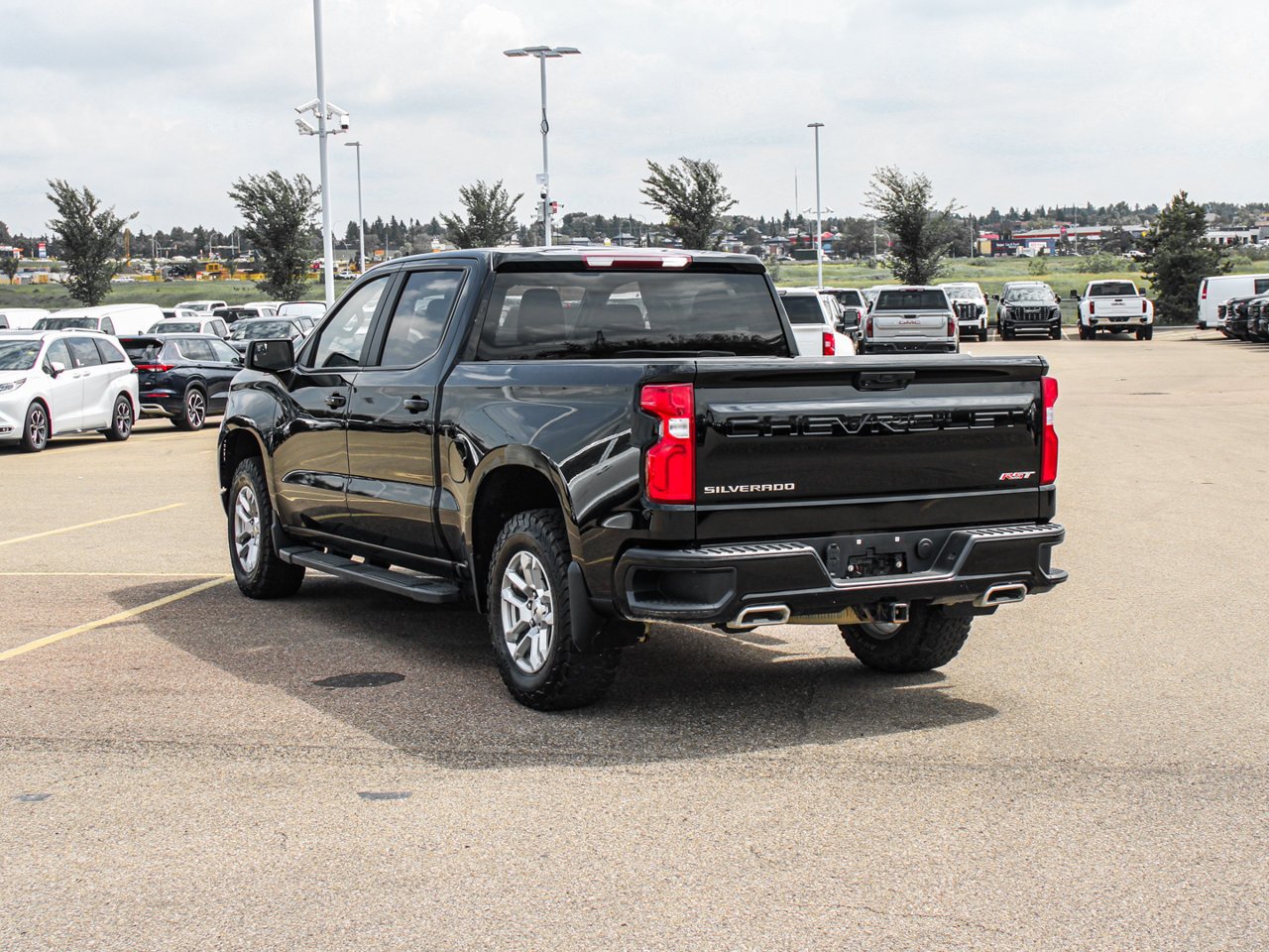 2022 Chevrolet Silverado 1500 4WD Crew Cab 147 RST Black Sherwood Park - photo #5