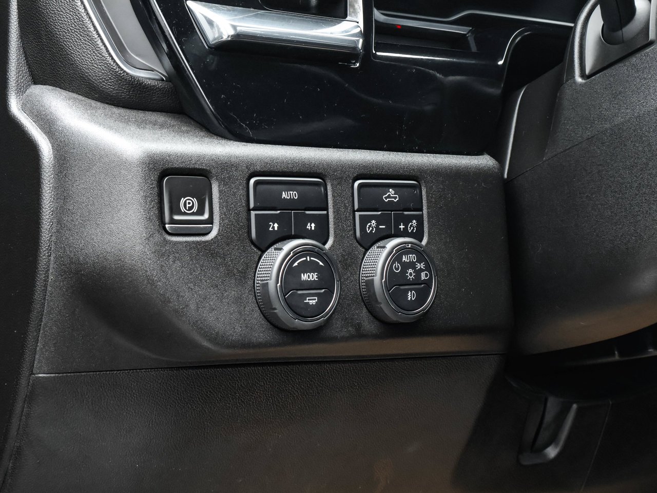 2024 Chevrolet Silverado 1500 4WD Crew Cab 147 RST Black Sherwood Park - photo #19