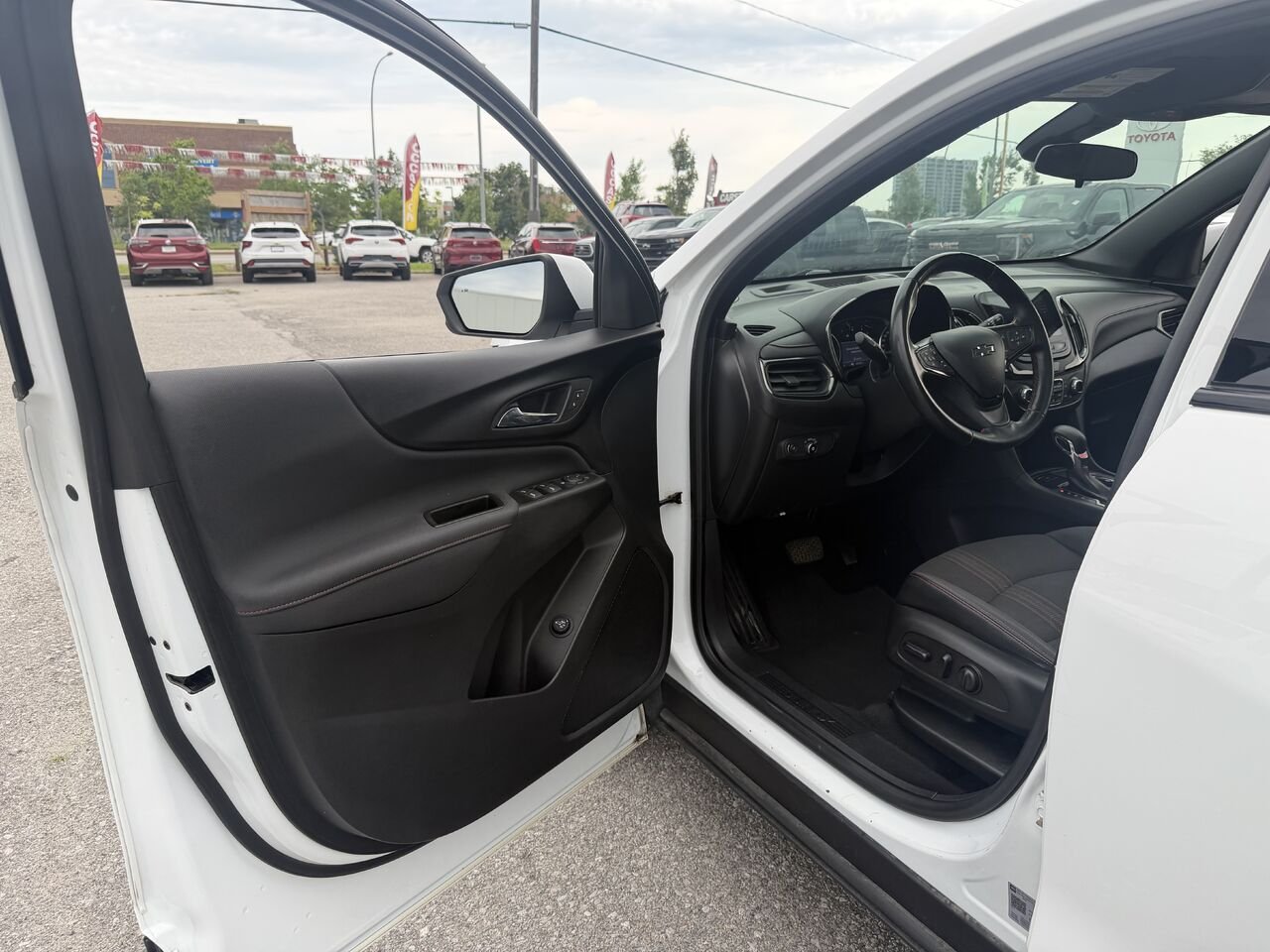 2023 CHEVROLET EQUINOX RS RS 4 portes TI White Gatineau - photo #1