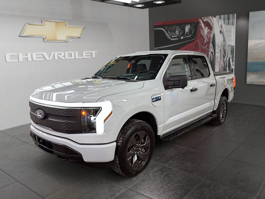 2024 Ford F-150 LIGHTNING 4WD + GARANTIE DISPONIBLE 2024 Grey