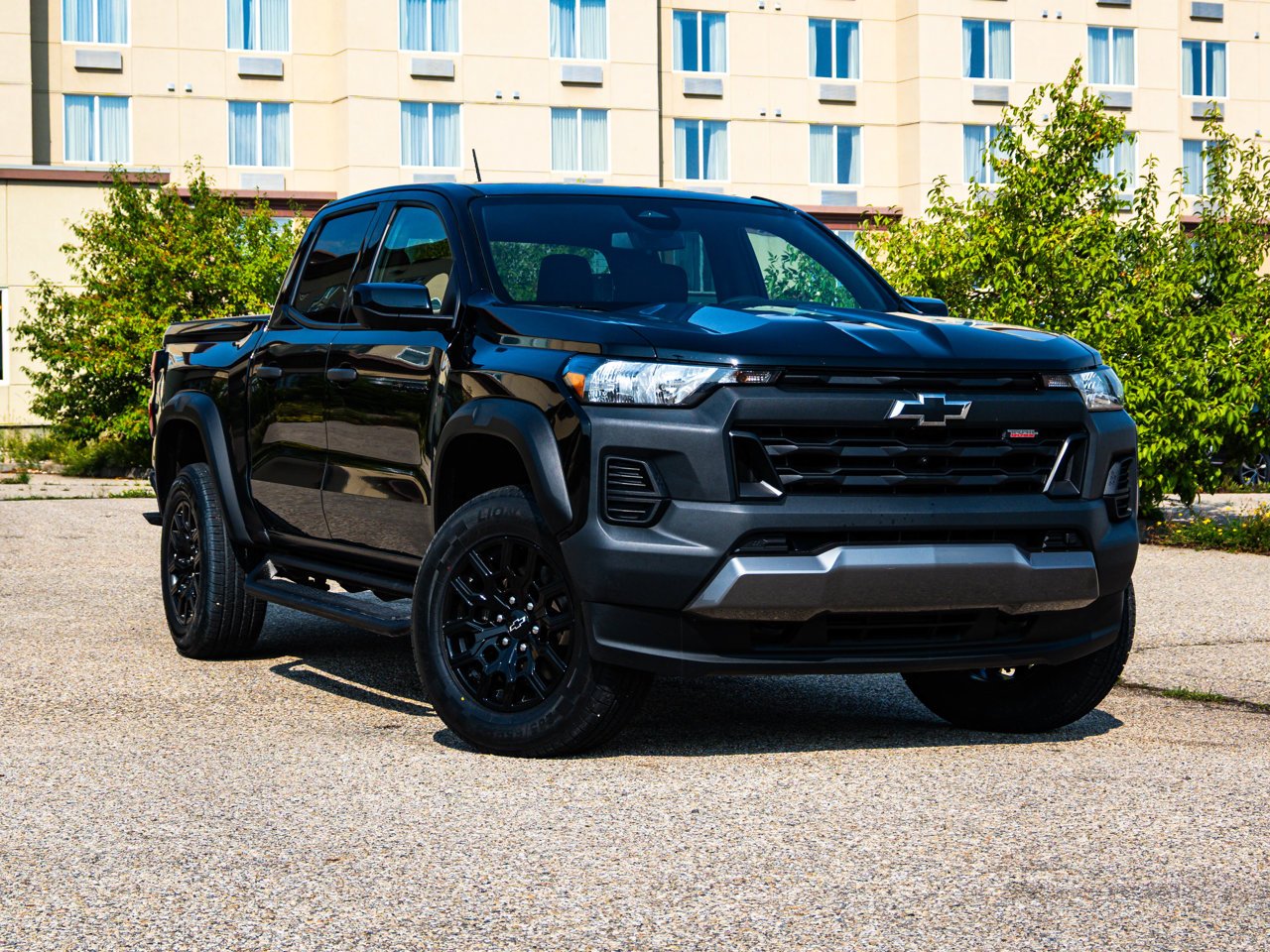 2023 Chevrolet Colorado 4WD Crew Cab Trail Boss Black Sherwood Park - photo #1