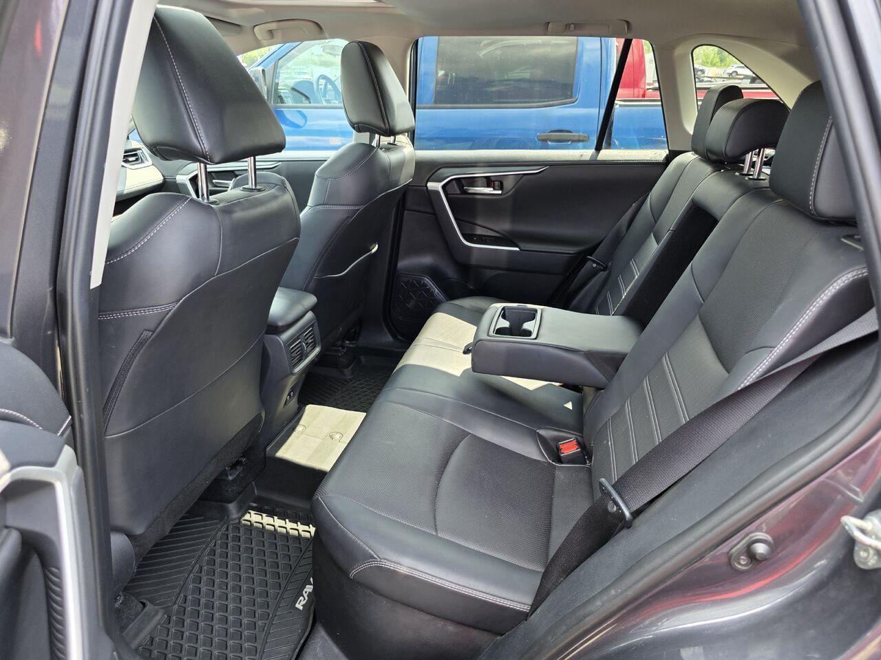 2019 Toyota RAV4 Hybrid Limited Grey Rouyn-Noranda - photo #21