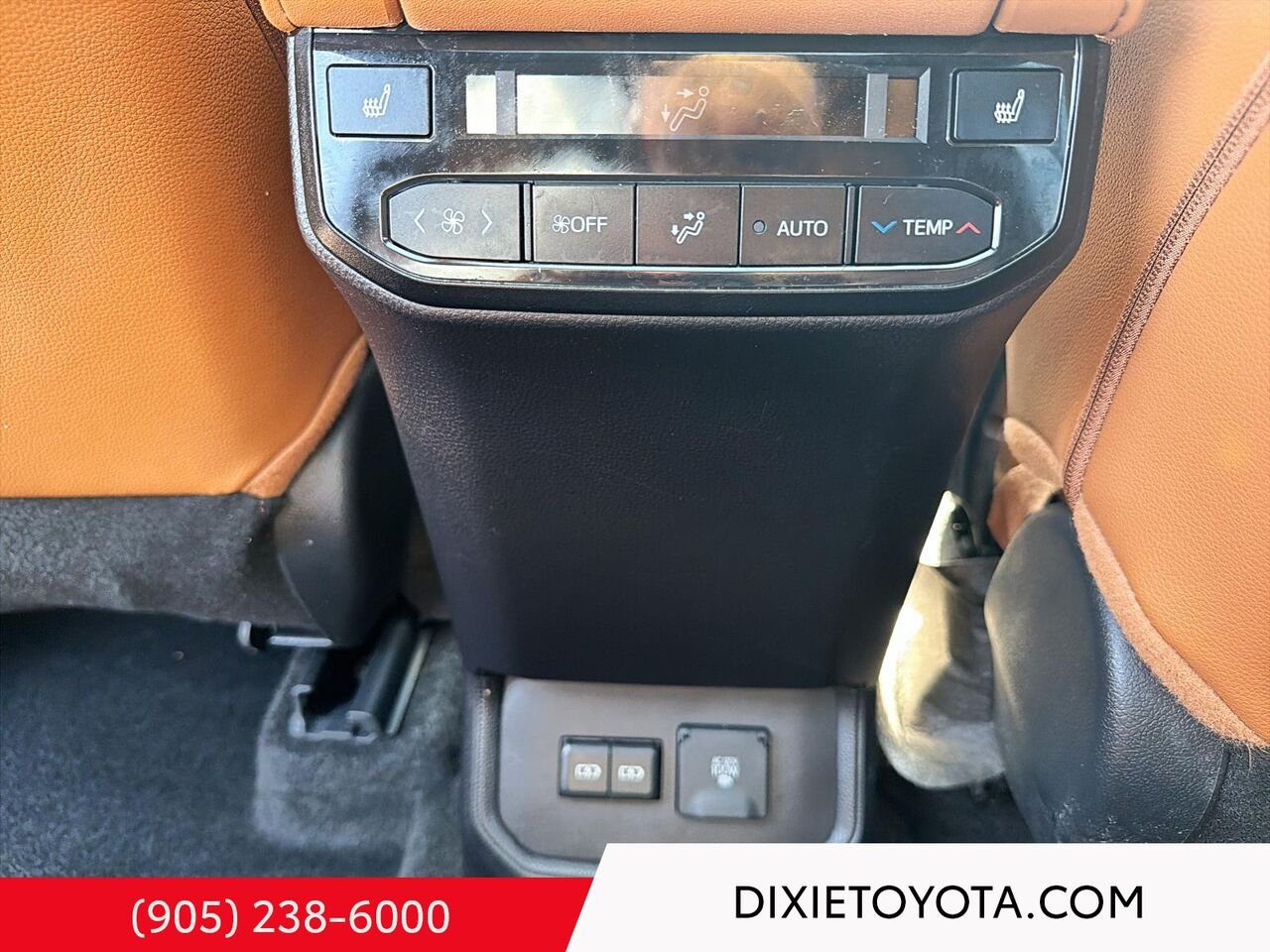 2024 Toyota Highlander PLATNIUM AWD / HEATED AND VENTIALTED SEATS / HEATED REAR SEATS / ALLOY WHEELS / MOONROOF / CARPLAY AND ANDROID AUTO Mississauga - photo #19