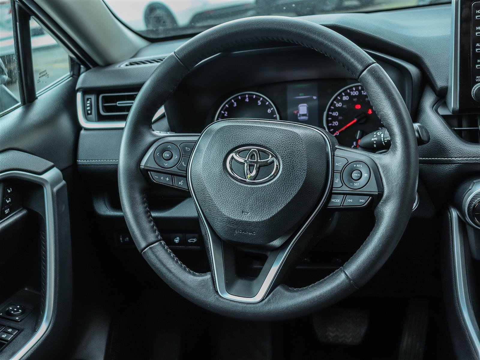 Toyota RAV4 XLE 2022 Grey Ottawa & Gatineau - photo #10