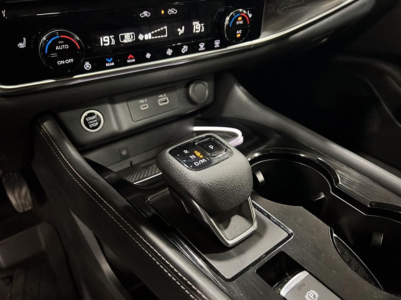 2023 Nissan Rogue Red Québec - photo #14