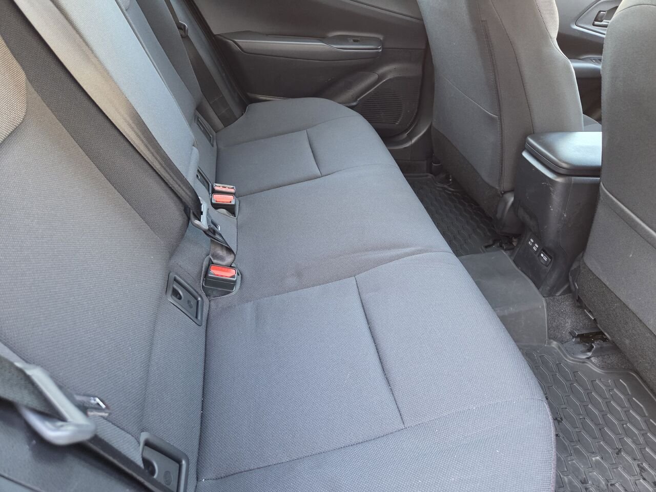2025 Toyota PRIUS HYBRIDE BRANCHABLE White Amos - photo #11