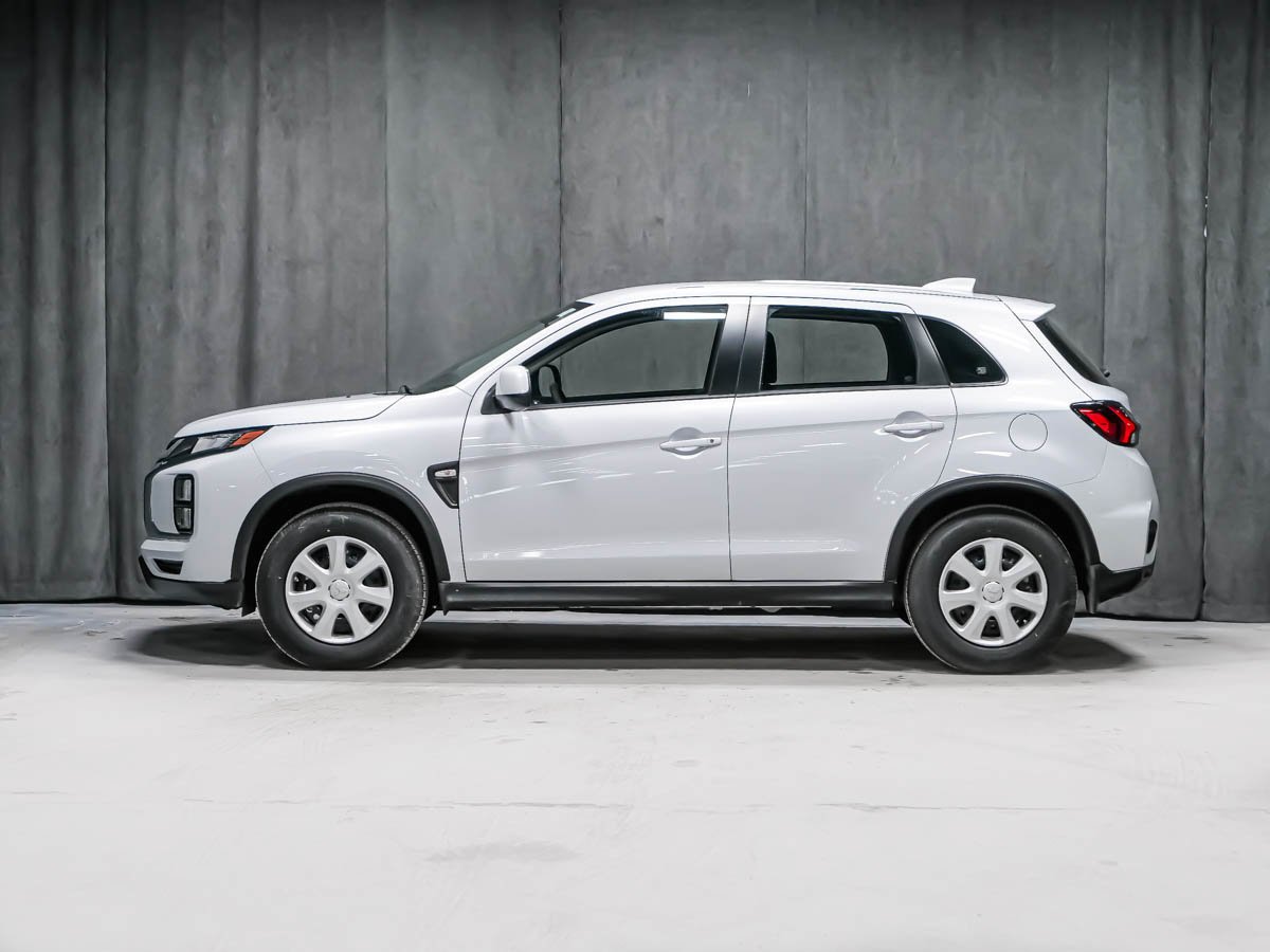 2026 Mitsubishi RVR ES White Diamond Montreal - photo #2