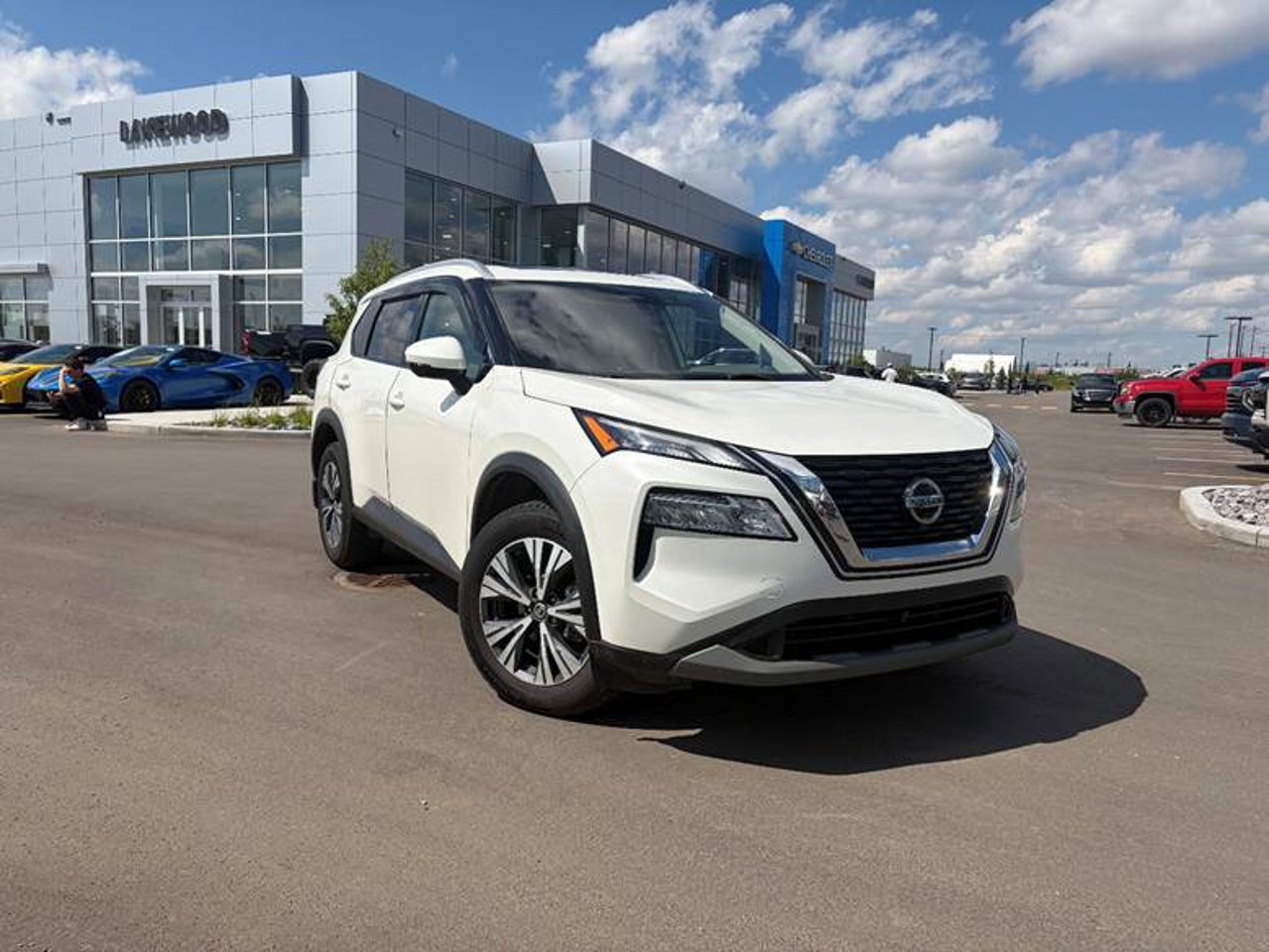 2021 Nissan Rogue AWD SV White Sherwood Park - photo #1