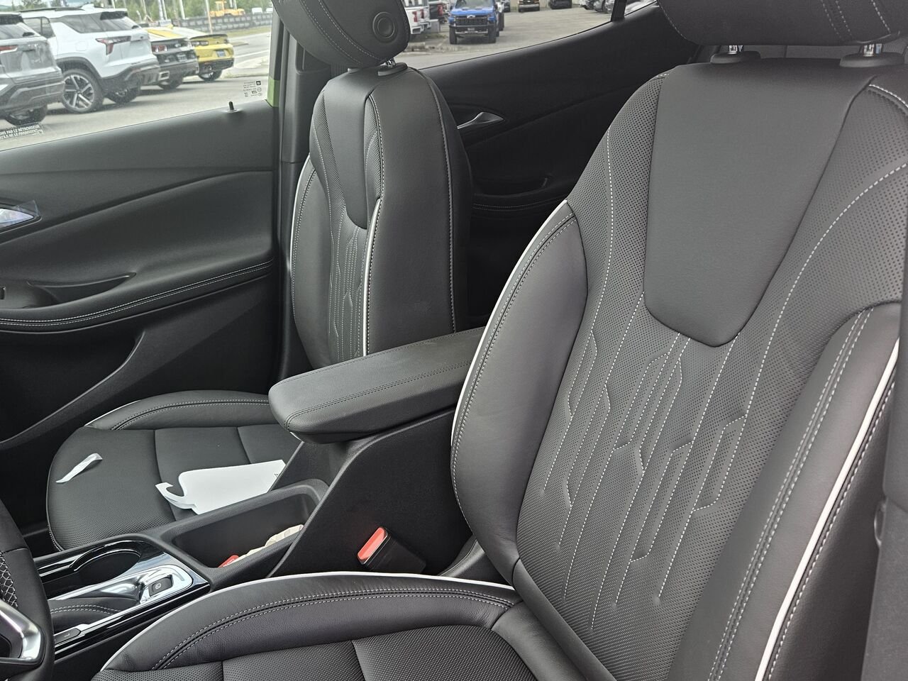 Buick Encore GX Avenir 4 portes TI 2026 Blanc givré, triple couche Thetford Mines - photo #15