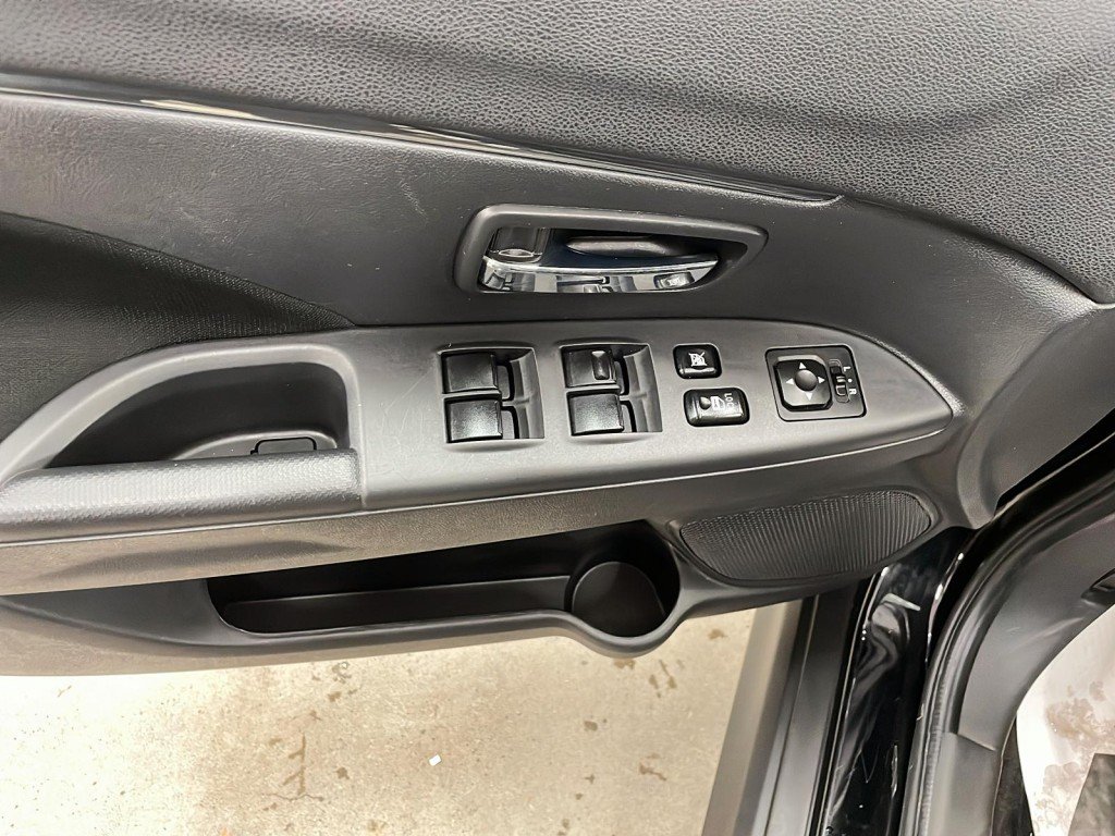 2022 Mitsubishi RVR Black Amos - photo #10