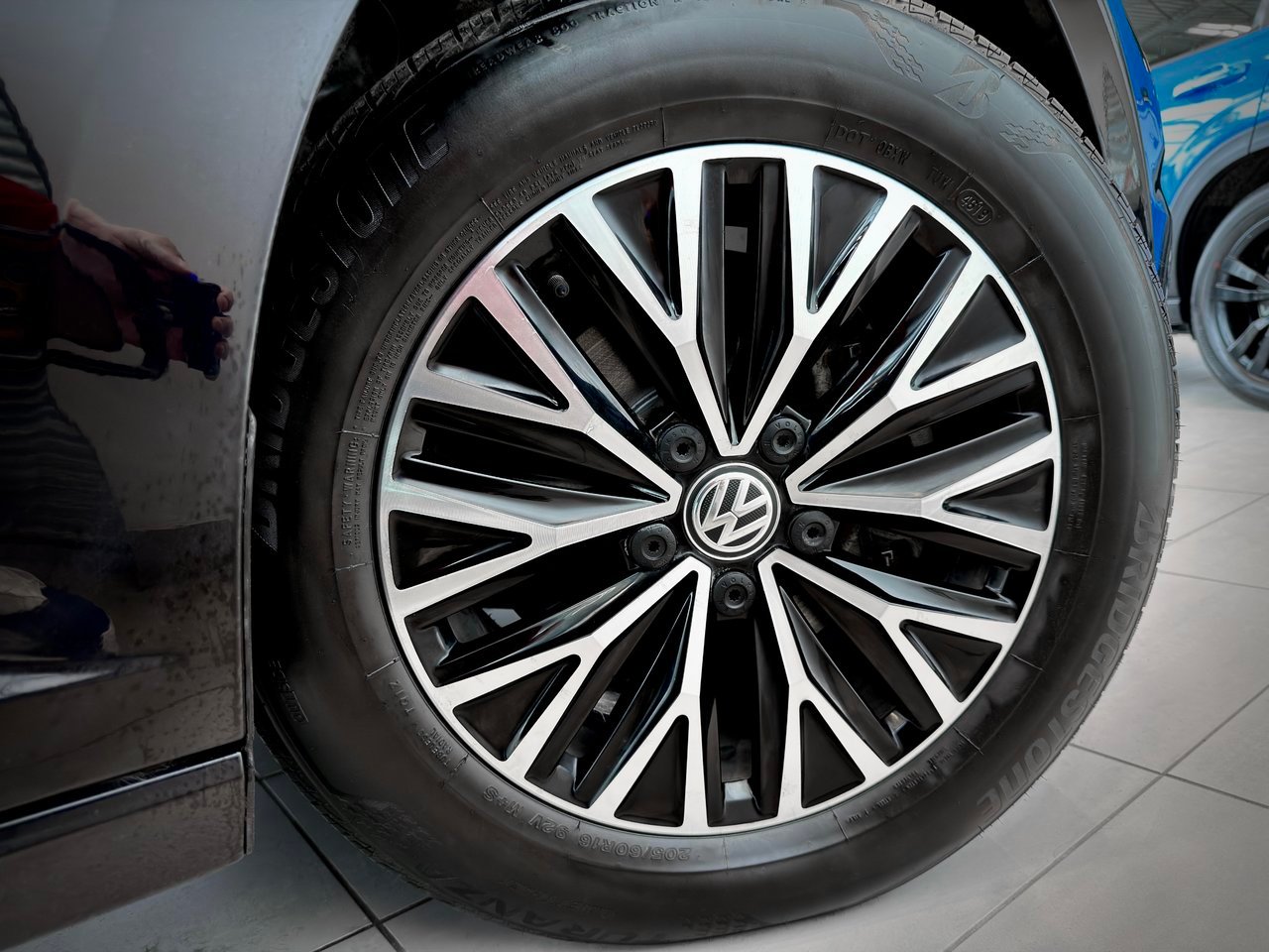 Volkswagen Jetta 2025 Gris Notre-Dame-des-Prairies - photo #12
