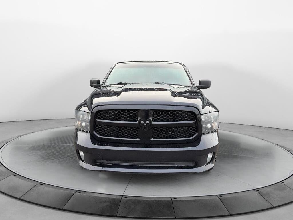 2020 Ram 1500 Classic VIN 1C6RR7FG9LS154863 Black Chicoutimi - photo #3