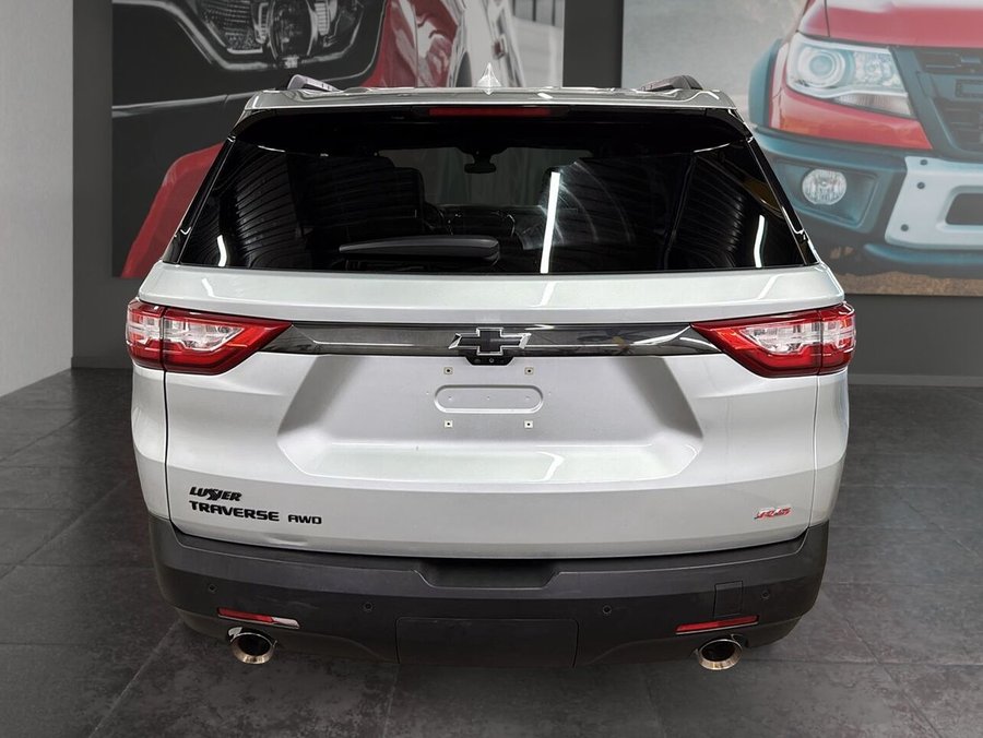 CHEVROLET TRAVERSE RS 2021 Gris