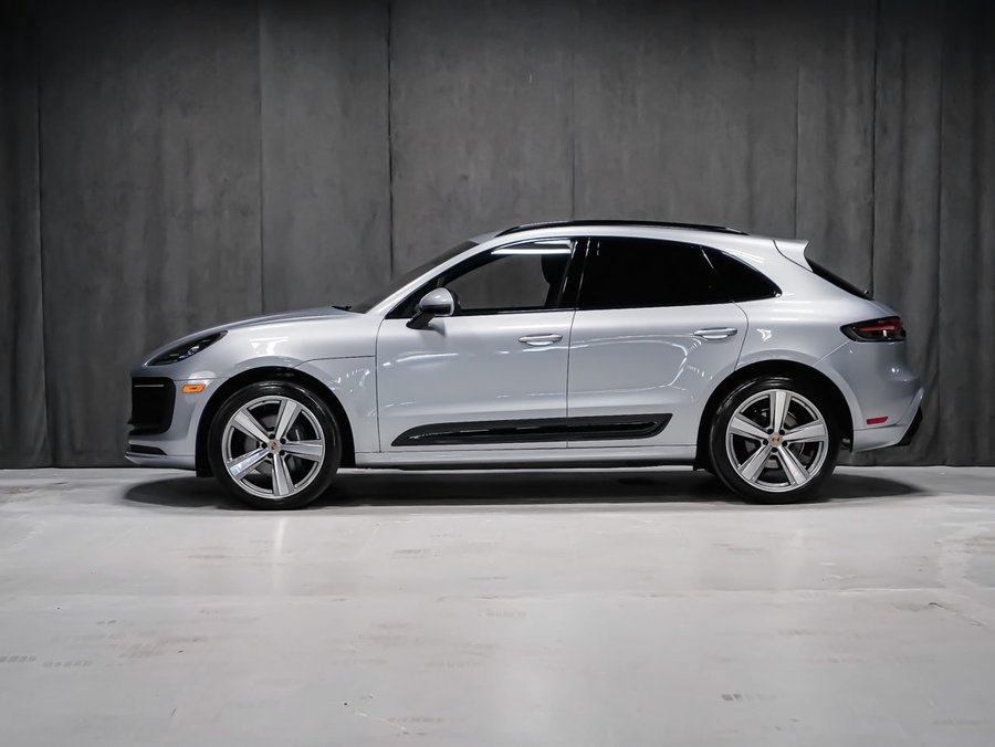 2025 Porsche Macan T Black