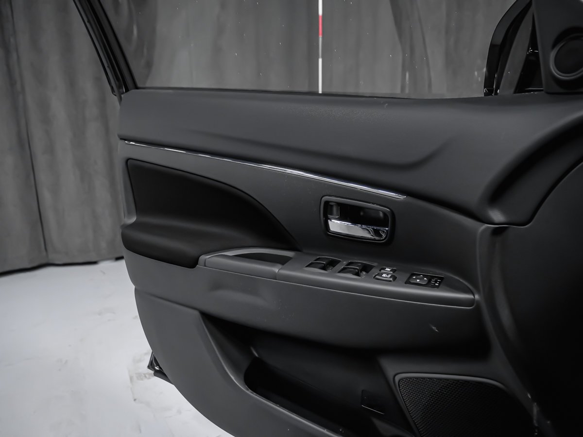 2026 Mitsubishi RVR SE Black Montreal - photo #12
