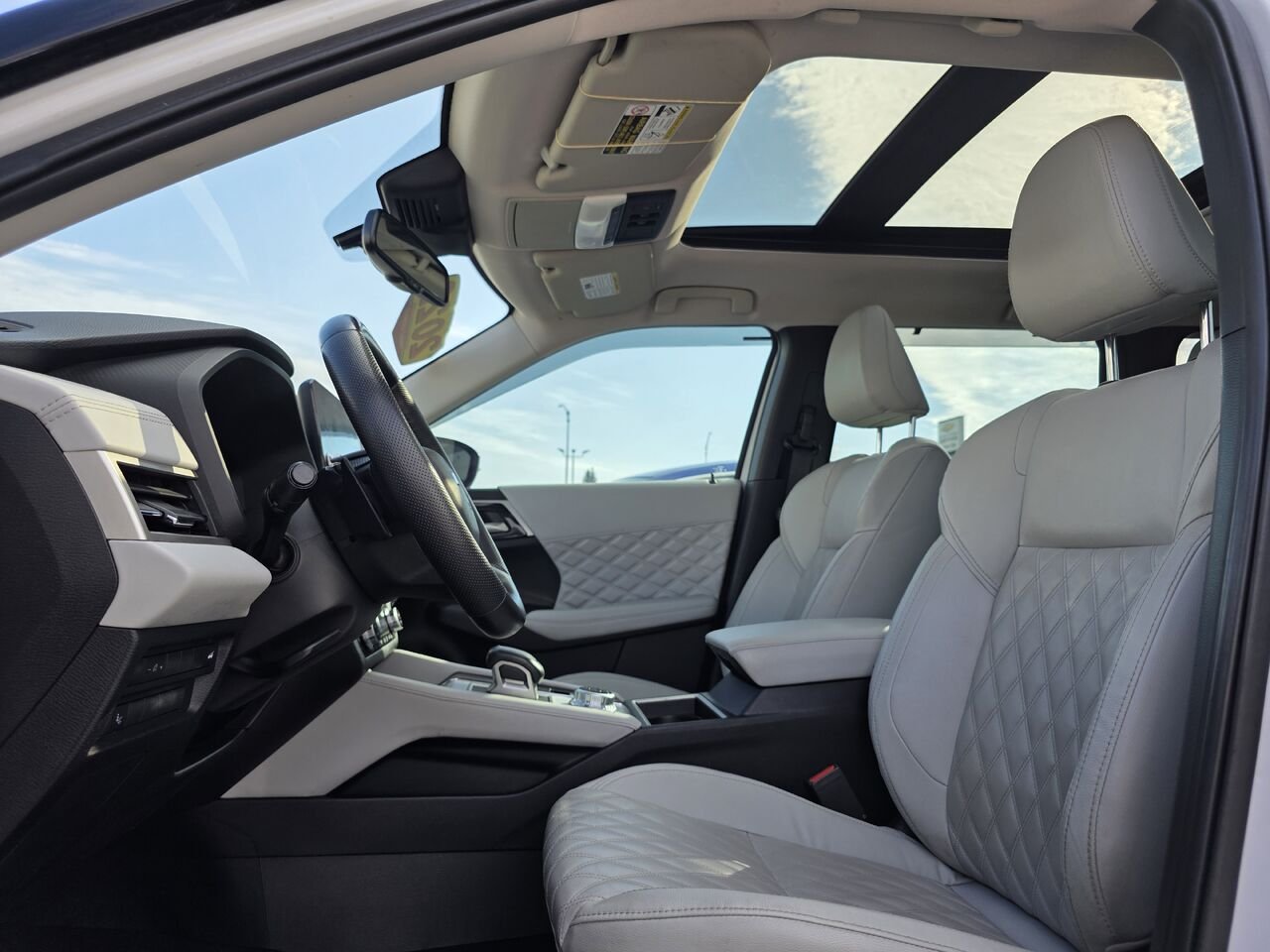 2022 Mitsubishi Outlander GT S-AWC White Rouyn-Noranda - photo #27