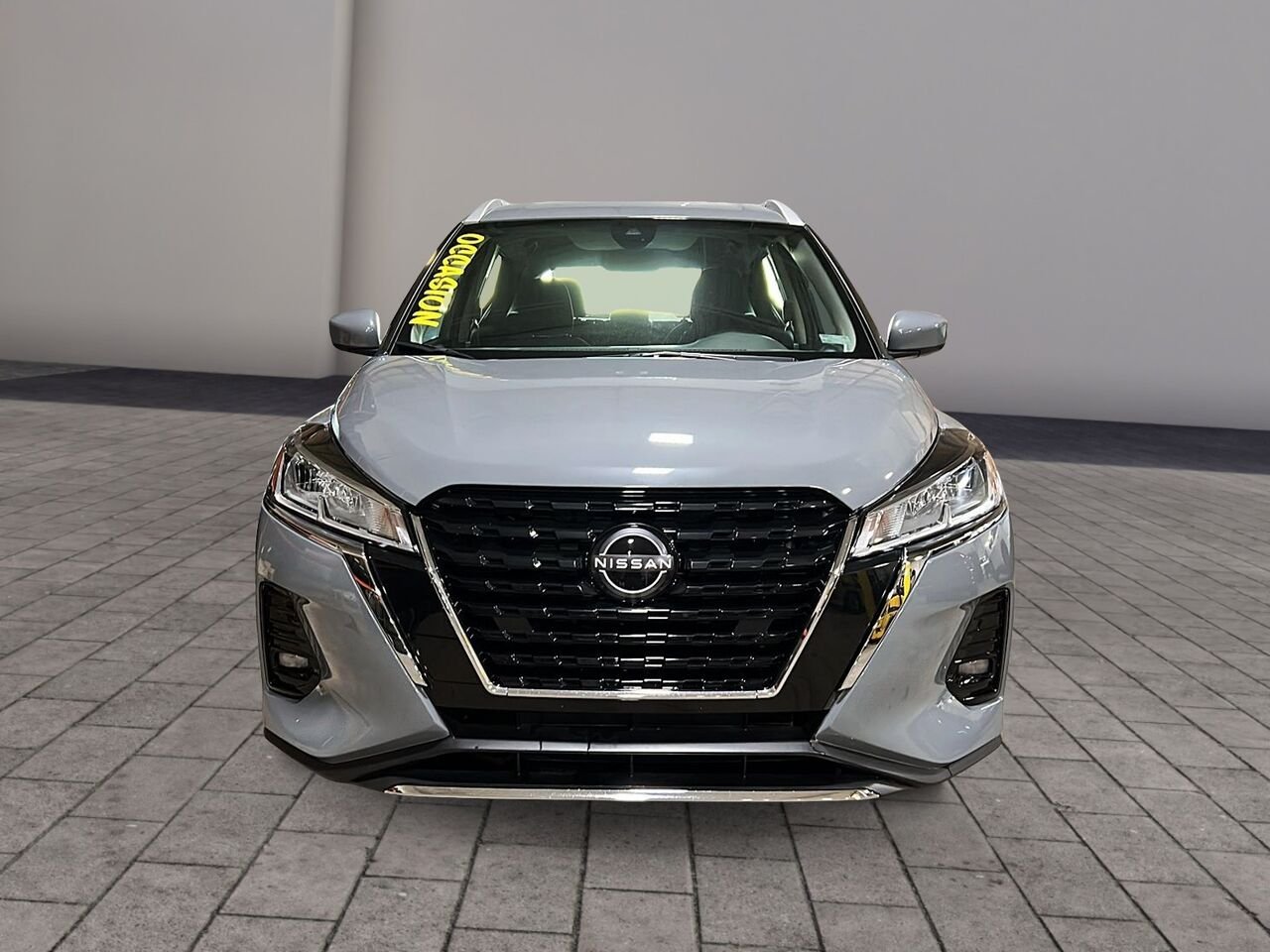 Nissan KICKS PLAY SV TA 2025 Gris Québec - photo #1