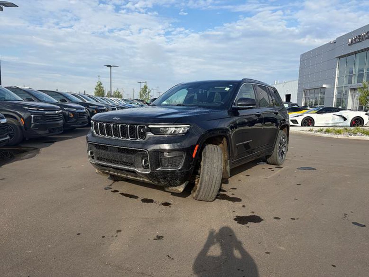 2023 Jeep Grand Cherokee Overland 4x4 Black Sherwood Park - photo #2