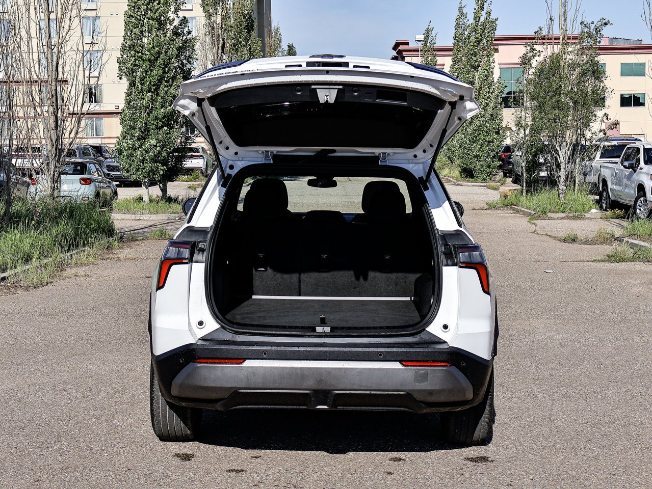 2026 Chevrolet Equinox AWD 4dr LT w/2LT White Sherwood Park - photo #14