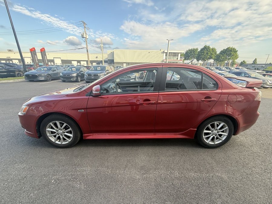 Mitsubishi Lancer SE, Toit ouvrant, Mags 16 pouces 2015 Rouge