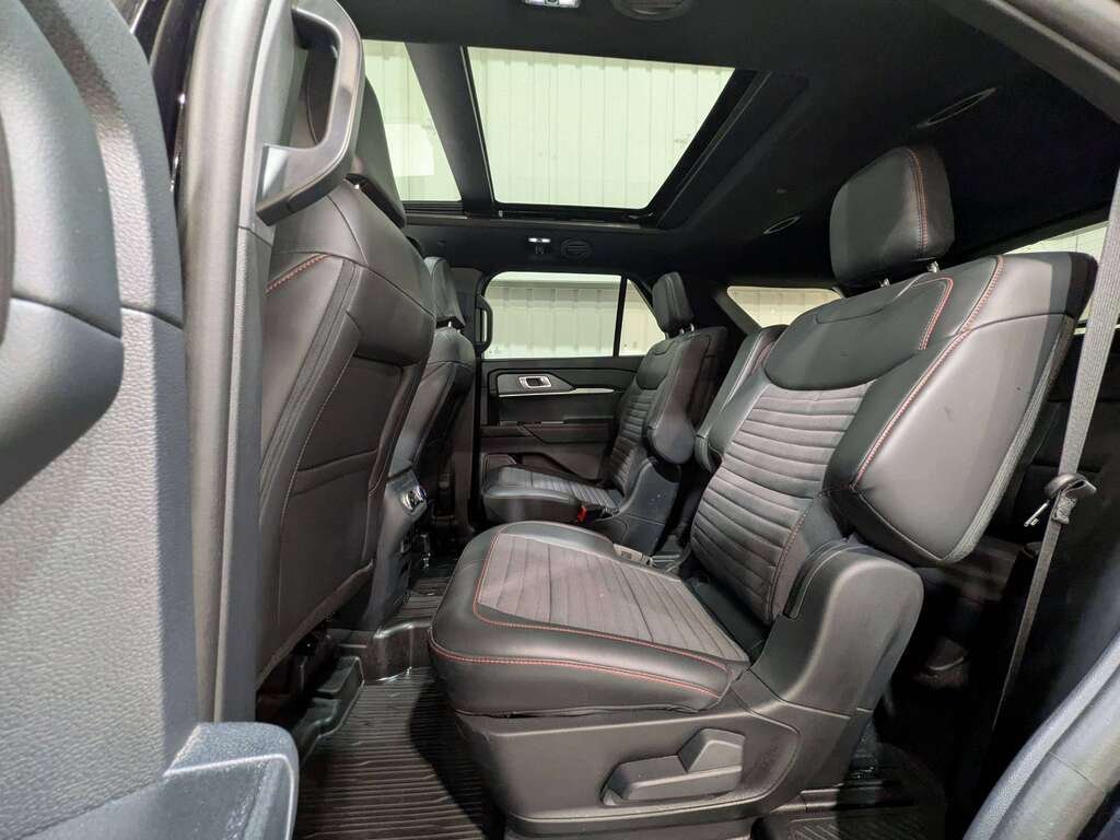 2025 Ford Explorer ST-Line 4WD Black Val-David - photo #11