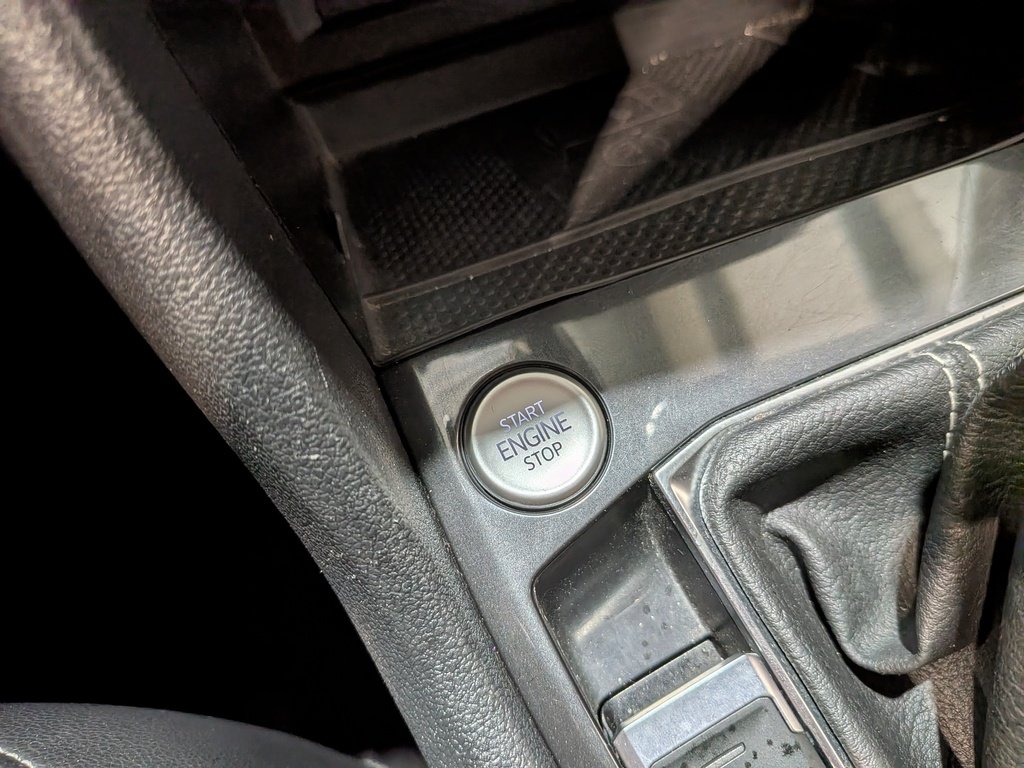 Volkswagen Tiguan Comfortline 4MOTION 2024 Gris Val-David - photo #27
