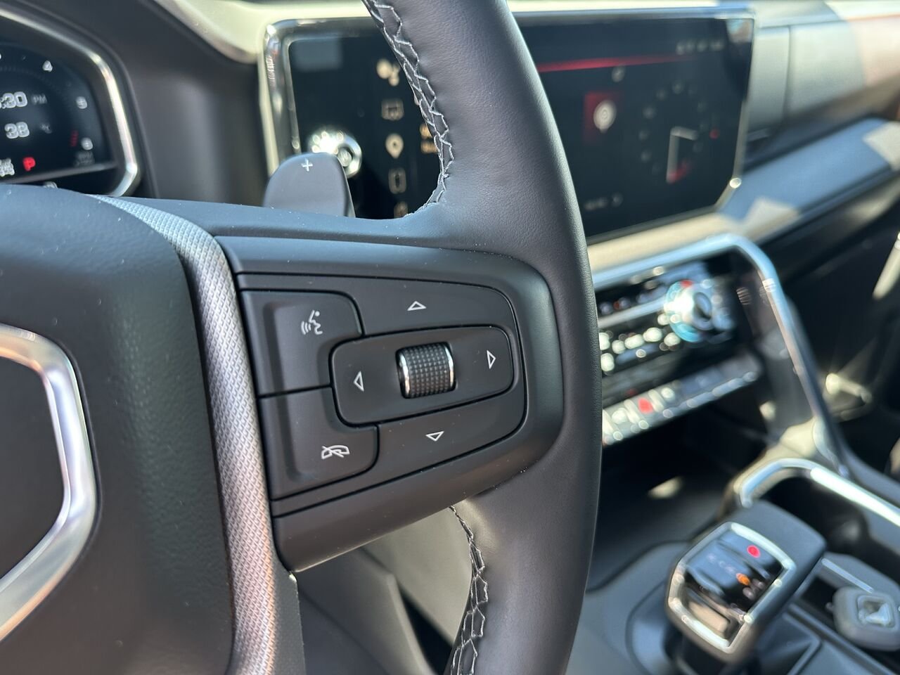 2025 GMC SIERRA K1500 DENALI Denali cabine multiplace 4RM 157 po White Gatineau - photo #8