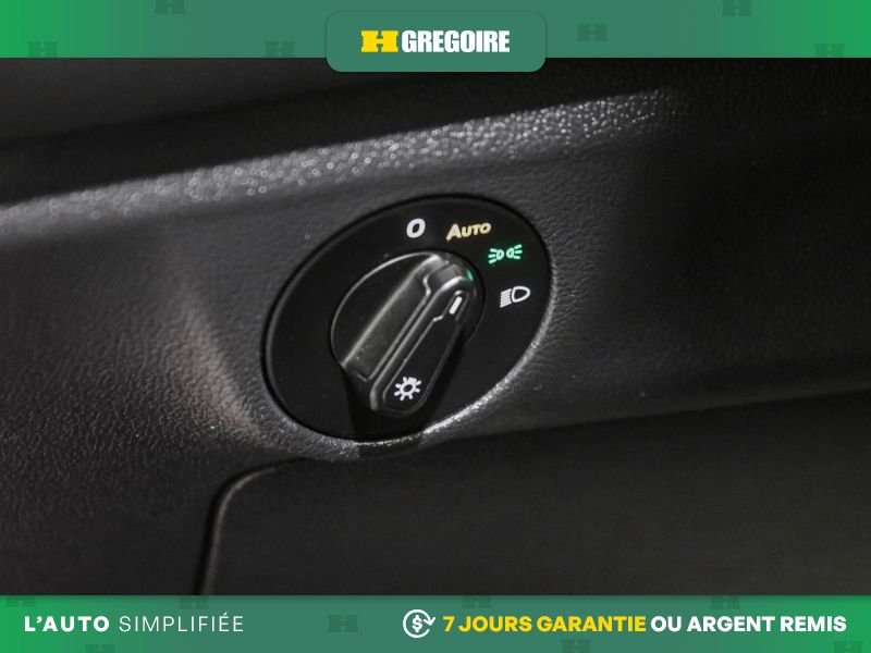 Volkswagen Jetta 821301 | Comfortline AUTO A/C GR ELECT MAGS CAM RECUL BLUET 2019 Rouge Laval - photo #16