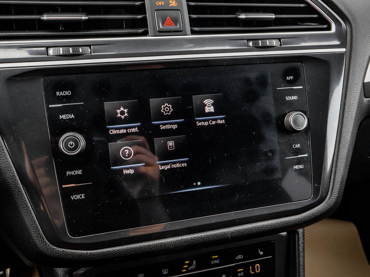 2024 Volkswagen Tiguan Comfortline R-Line Black Edition 4MOTION Red Sherwood Park - photo #26
