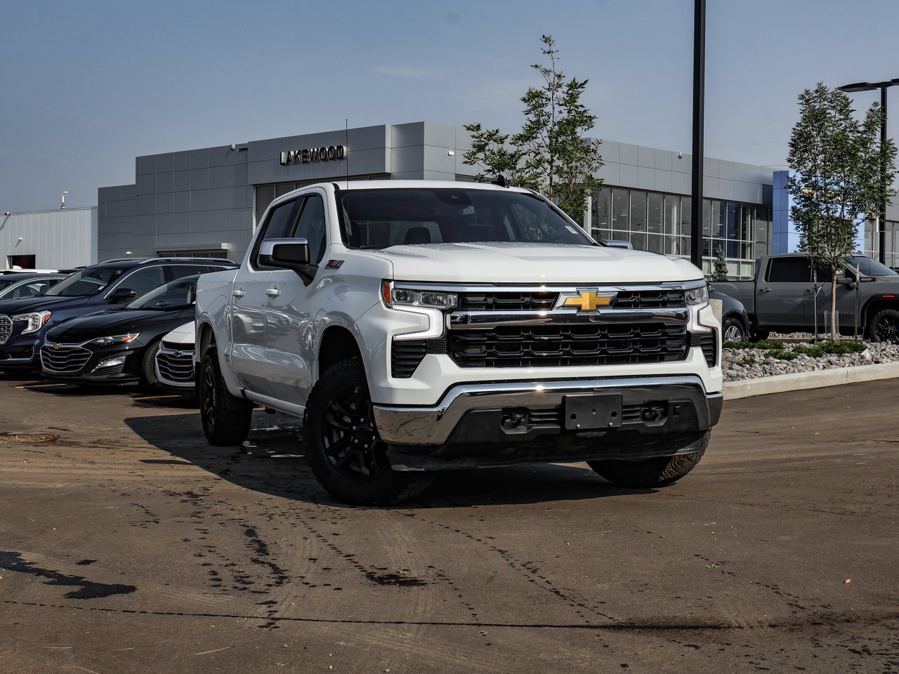2024 Chevrolet Silverado 1500 4WD Crew Cab 147 LT White Sherwood Park - photo #1
