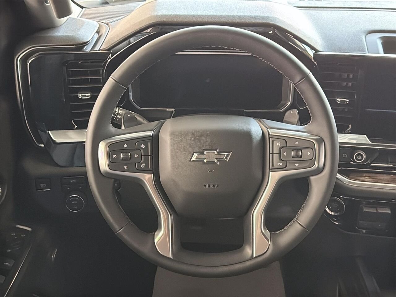 CHEVROLET Silverado 1500 RST 2026 BLANC SOMMET Saint-Hyacinthe - photo #11