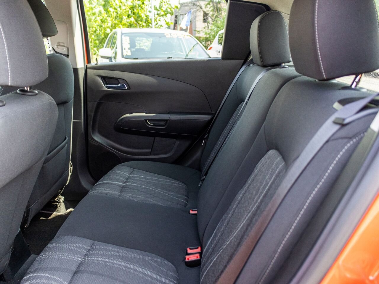 2012 Chevrolet Sonic Hayon 5 portes LT Orange Châteauguay - photo #30