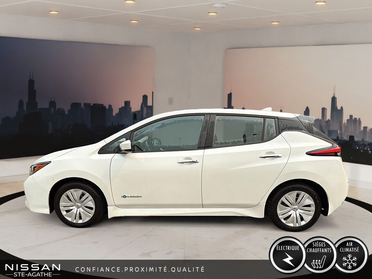 2018 Nissan LEAF S à hayon White Saint-Jérôme - photo #5