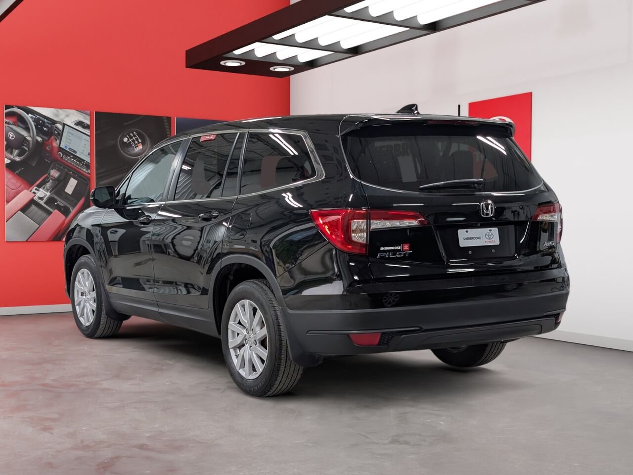 Honda Pilot LX/SIÈGES CHAUFFANTS/CAMÉRA DE RECUL/BLUETOOTH/AC/VITRES ÉLECTRIQUES 2021 Noir Sherbrooke - photo #1