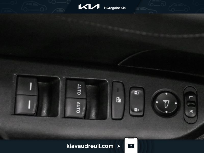 Honda Civic 2016 Noir Laval - photo #10