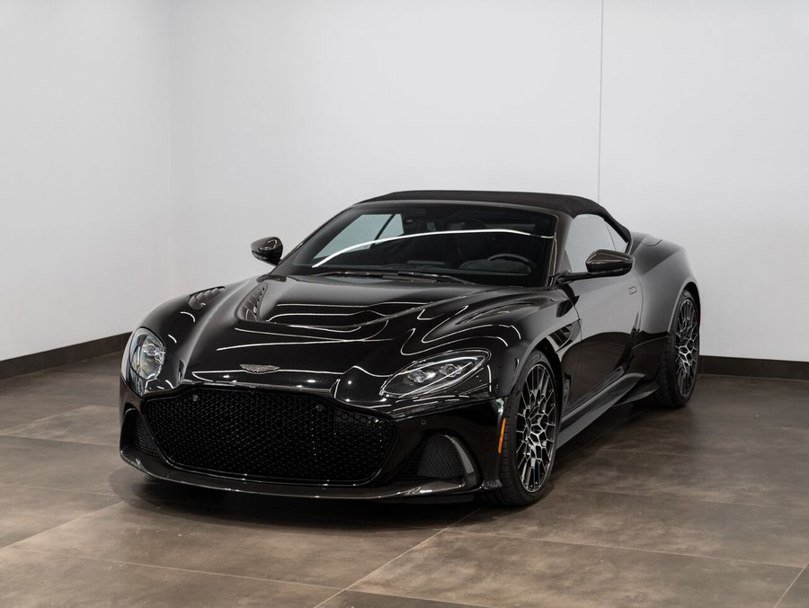 2023 Aston Martin DBS 2023