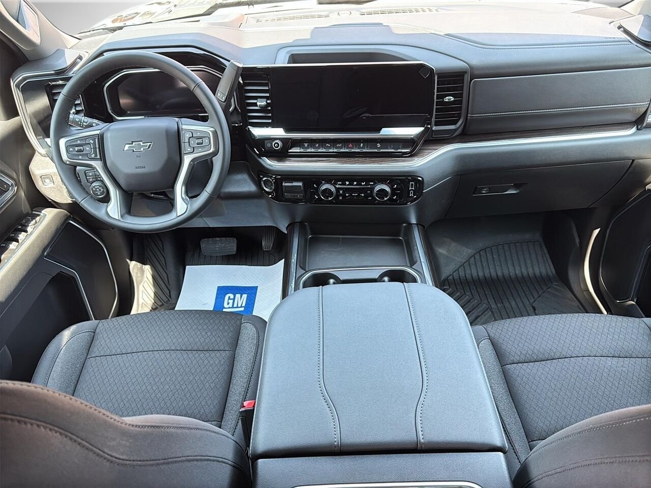 Chevrolet Silverado 2500HD LT cabine multiplace 4RM 159 po 2026 NOIR Saint-Hyacinthe - photo #8