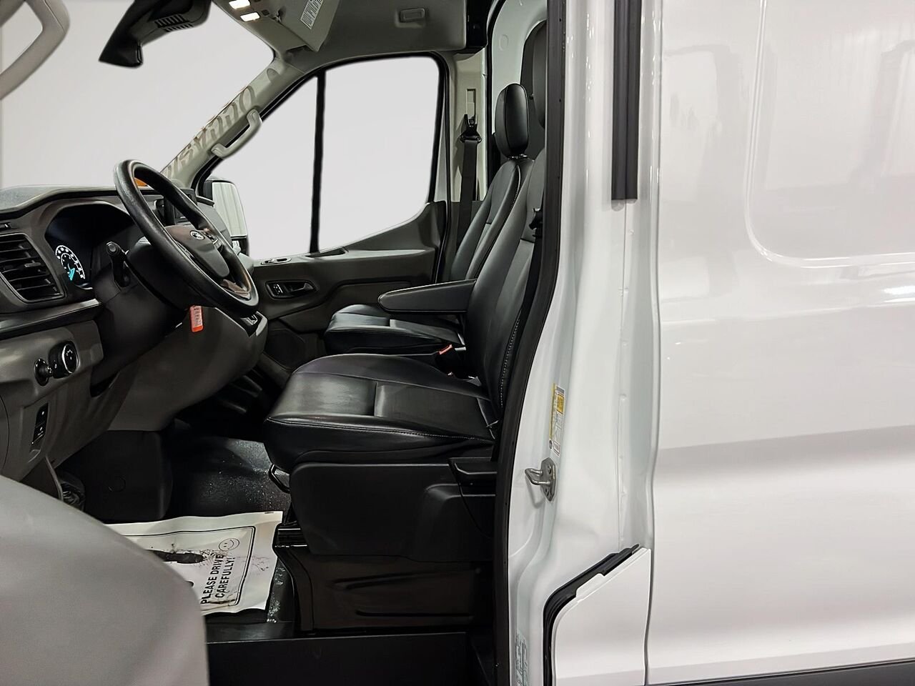 2024 Ford Transit T-250 PA toit moyen 148 po White Québec - photo #8