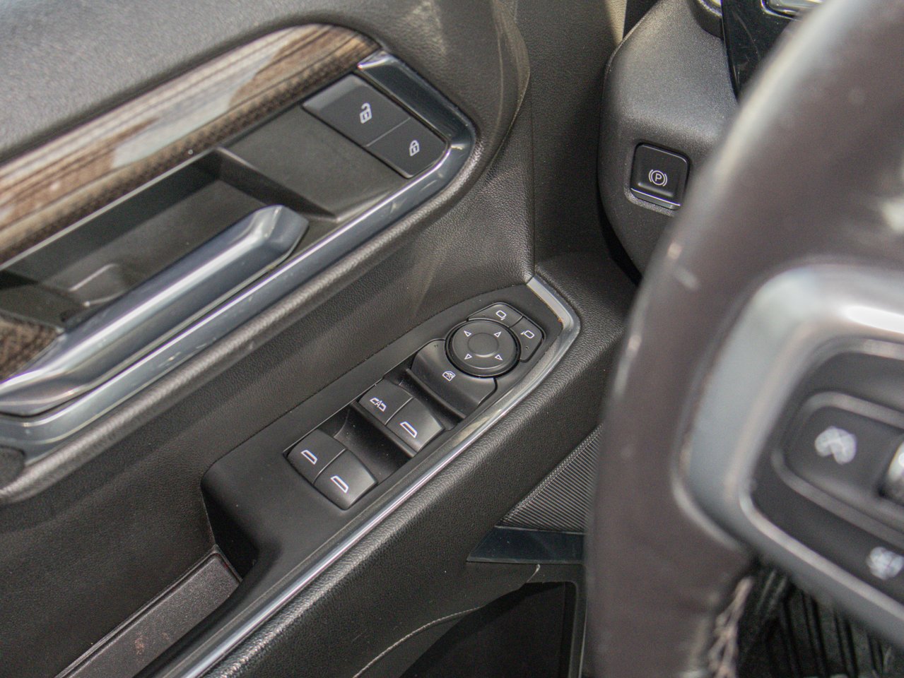 2022 Chevrolet Silverado 1500 4WD Crew Cab 147 LT Trail Boss Beige Sherwood Park - photo #18