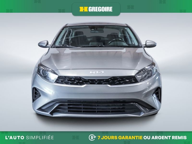 2023 Kia Forte Grey Laval - photo #1