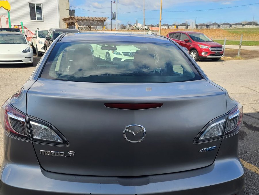 2013 Mazda Mazda3 2013 Grey