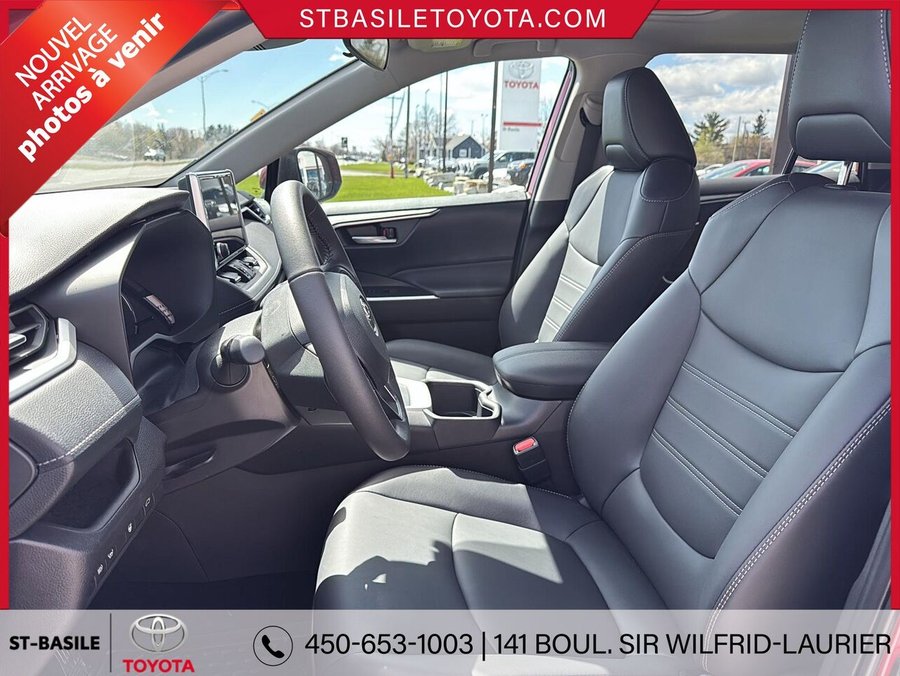 2025 Toyota RAV4 XLE 2025 Red