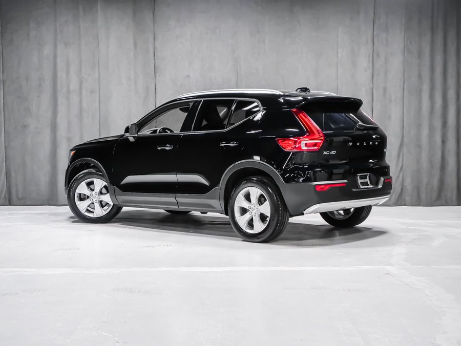 Volvo XC40 T4 MOMENTUM CLIMATE 2022 NOIR SOLID