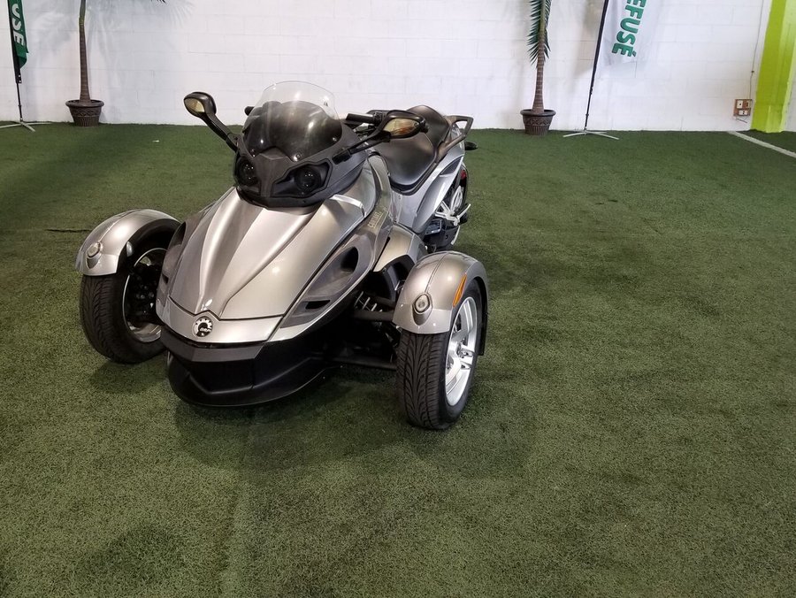 2011 CAN-AM Spyder 2011 Grey
