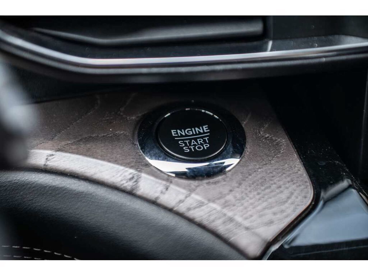 Ford Explorer 2023 Blanc Sainte-Julienne - photo #24