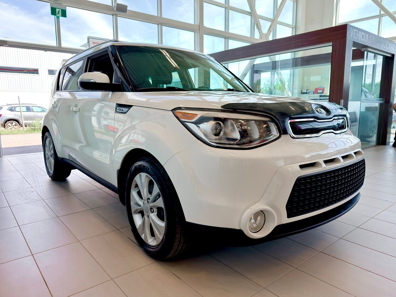 2016 Kia Soul White Notre-Dame-des-Prairies - photo #5